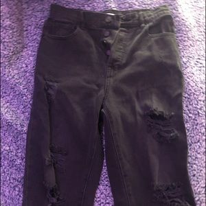 Pacsun black mom jeans.